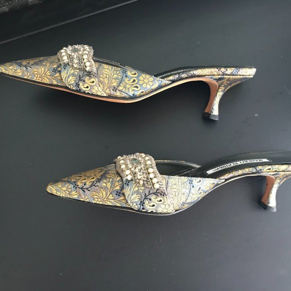 Manolo Blahnik Jewel Toned Brocade Mule - Picture 8 of 12